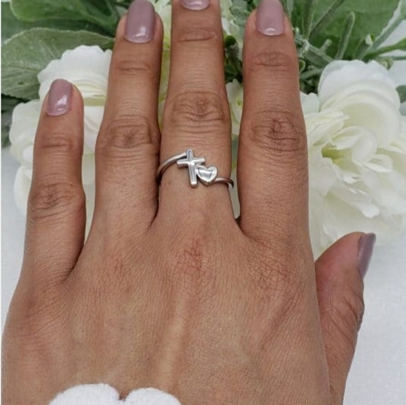 ♥️ JOYFUL HEART STERLING SILVER RING - Picture 4 of 4